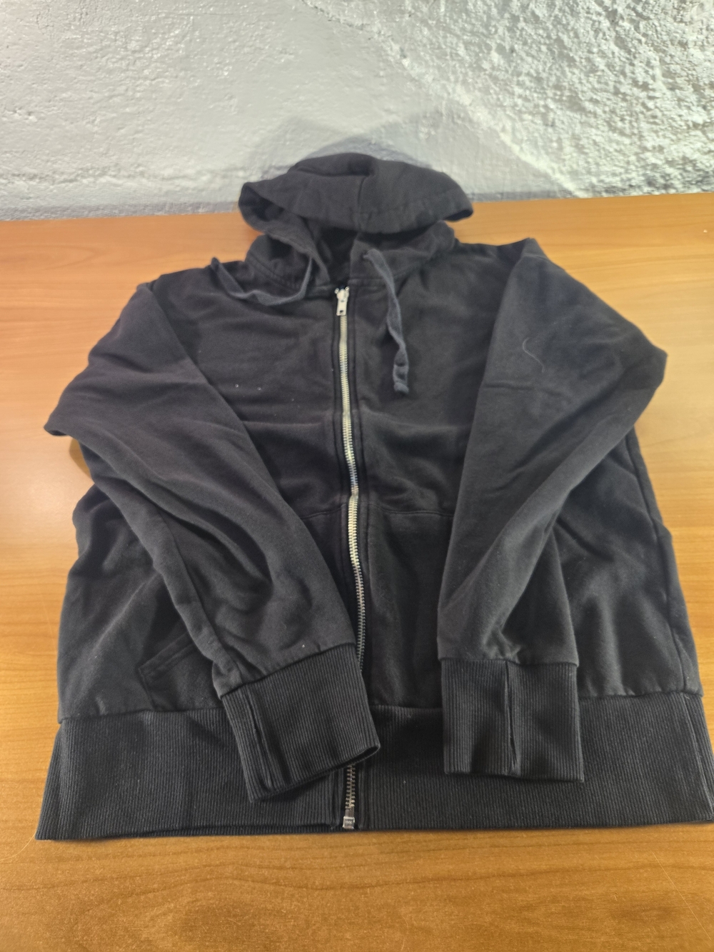 Time and Tru Women's Full-Zip Fleece Hoodie in black Small